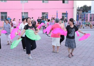 社区广场舞表演